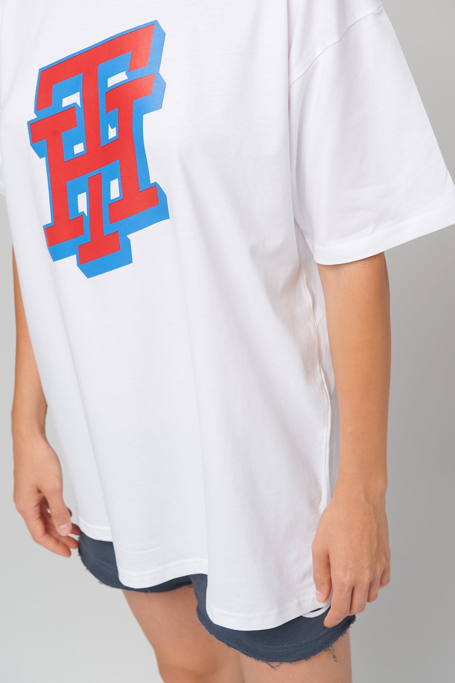 T&H Unisex One size T-shirt